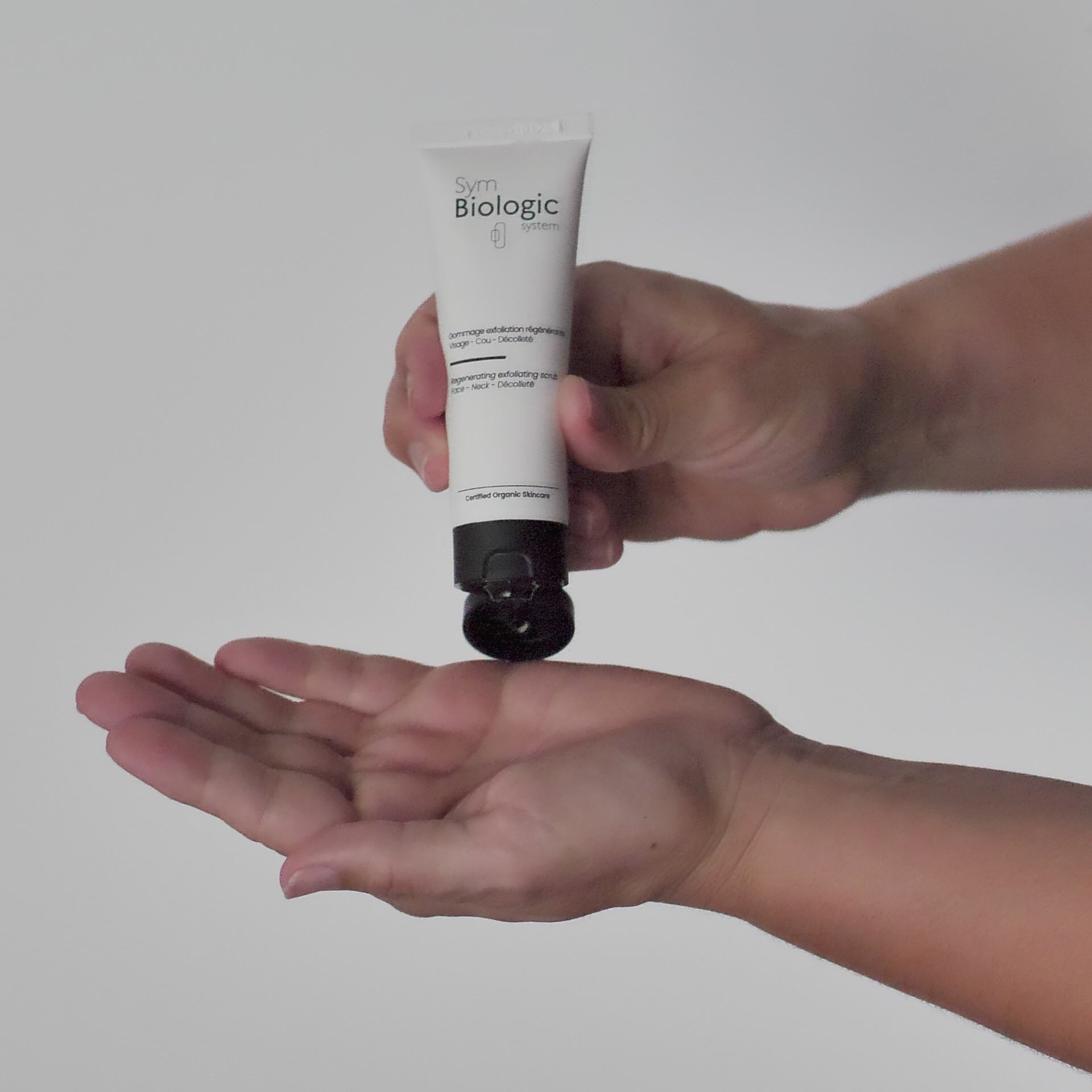 Regenerating Exfoliating Scrub